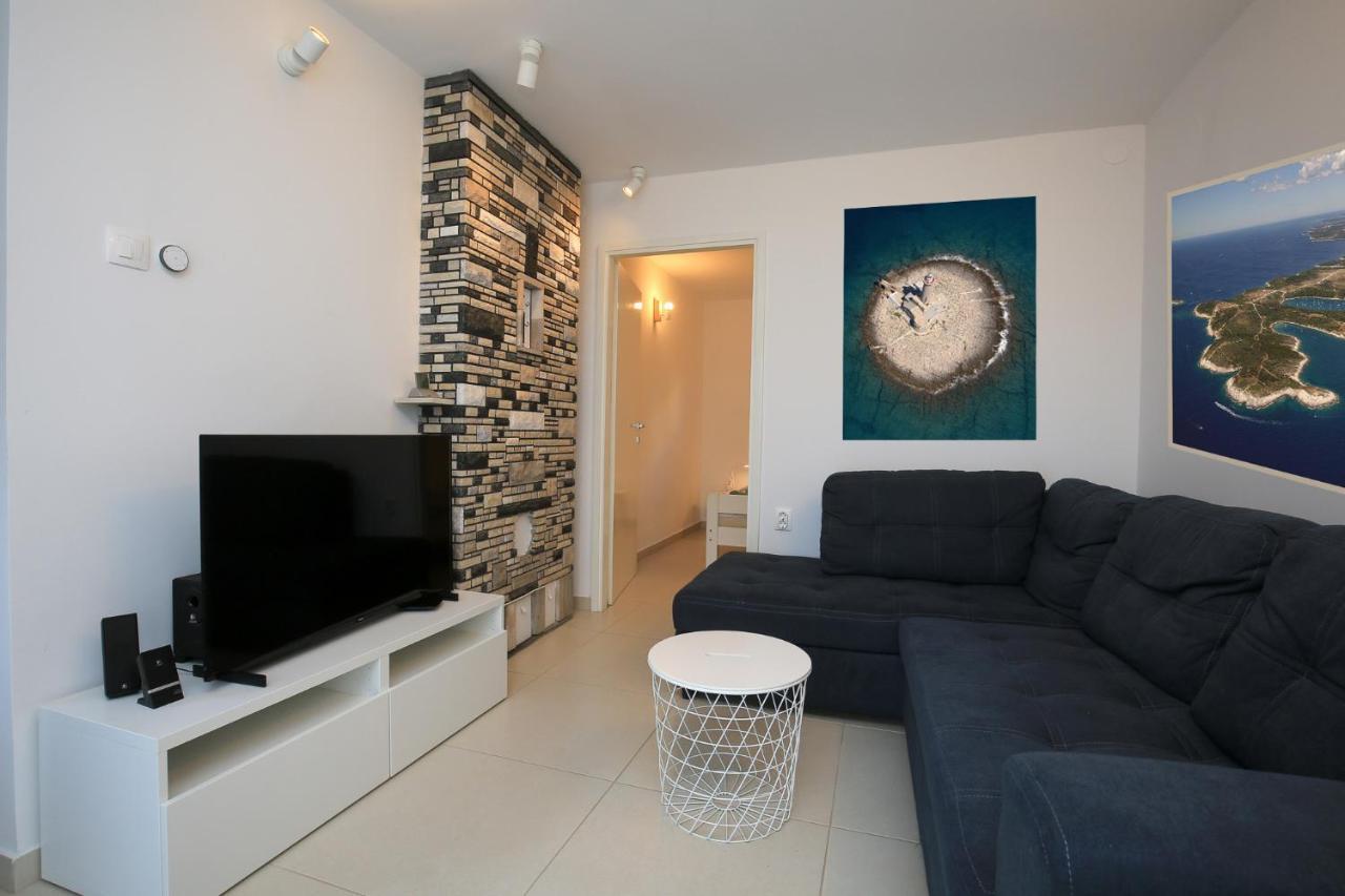 Apartmani Nena I Branko Premantura Exterior foto